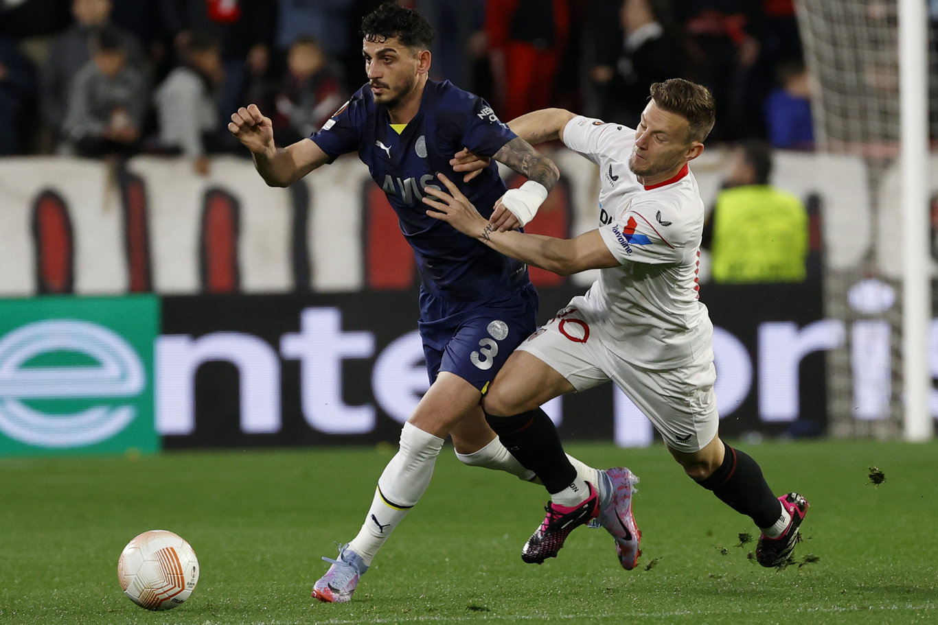 nhan-dinh-soi-keo-fenerbahce-vs-sevilla-luc-0h45-ngay-17-3-2023