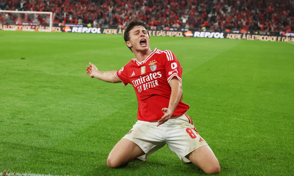 Neves đang là trụ cột tại Benfica dù tuổi đời còn khá trẻ.