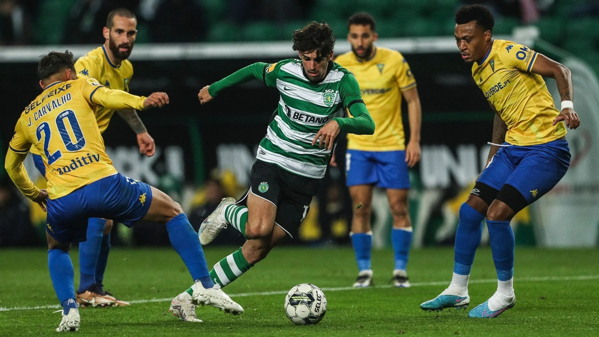 Soi kèo Sporting Lisbon vs Estoril ngày 6/1