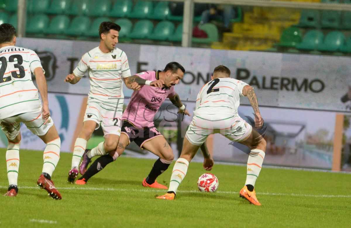 Soi kèo Venezia vs Palermo ngày 25/5