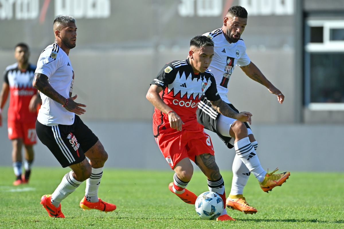 Soi kèo Riestra vs River Plate ngày 14/6
