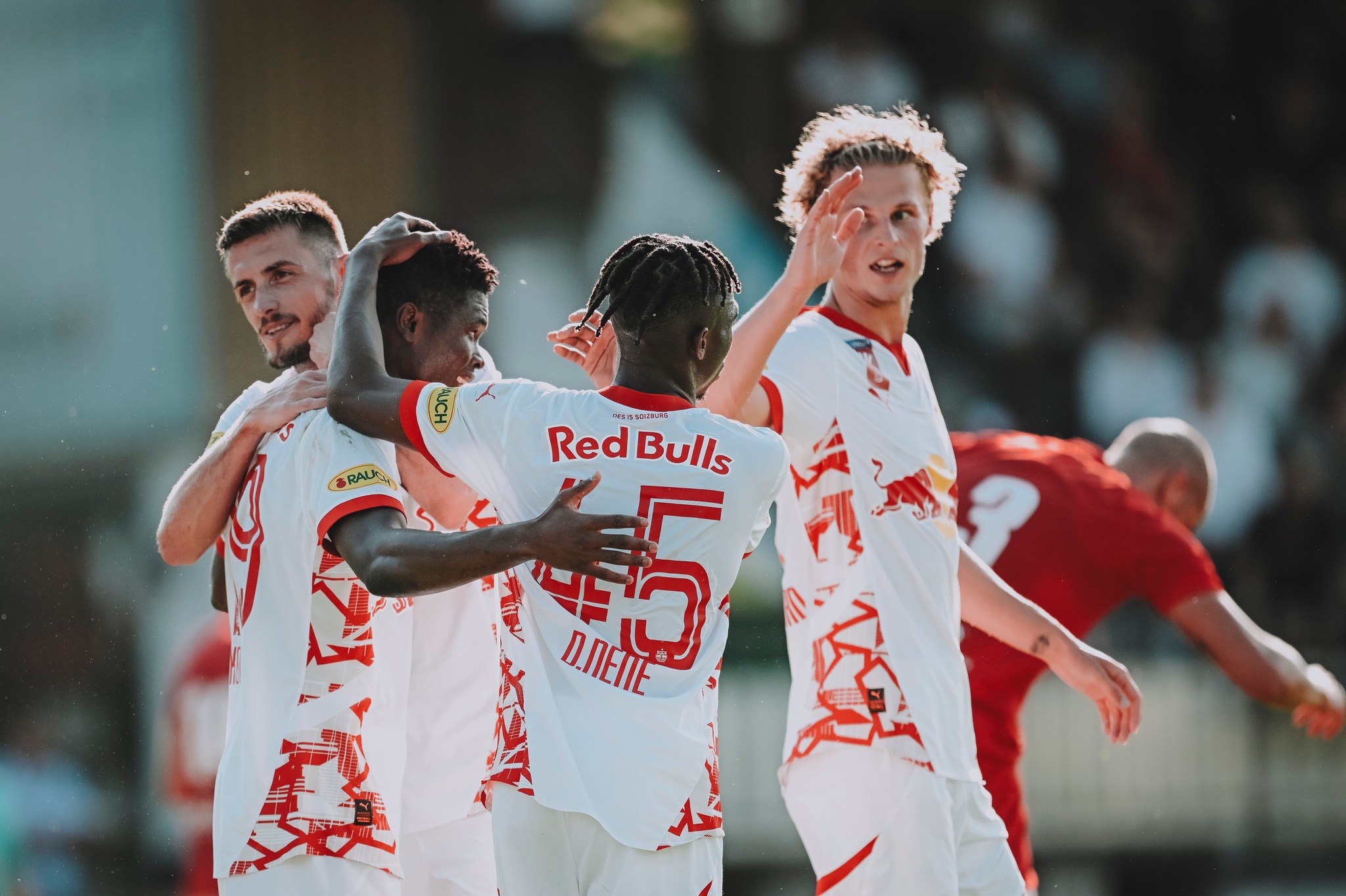 Nhận định, soi kèo Salzburg vs Twente lúc 01h45 ngày 7/8/2024 nhan-dinh-soi-keo-salzburg-vs-twente-luc-01h45-ngay-7-8-2024-1