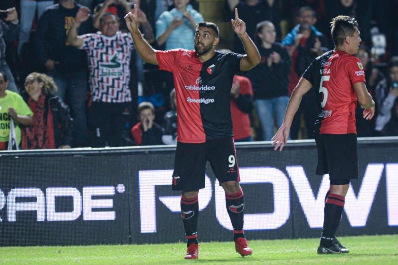 soi-keo-colon-santa-fe-vs-mitre-ngay-01-7