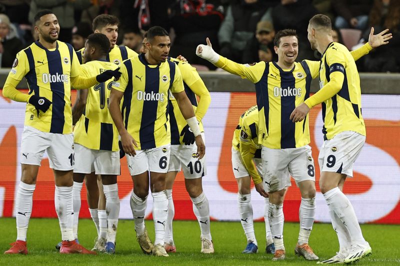 nhan-dinh-fenerbahce-vs-kocaelispor-ngay-02-02